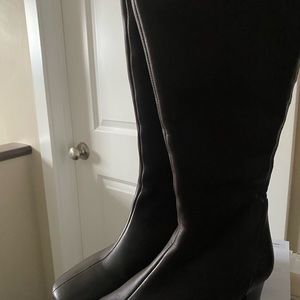 Wide calf brown boots. New.